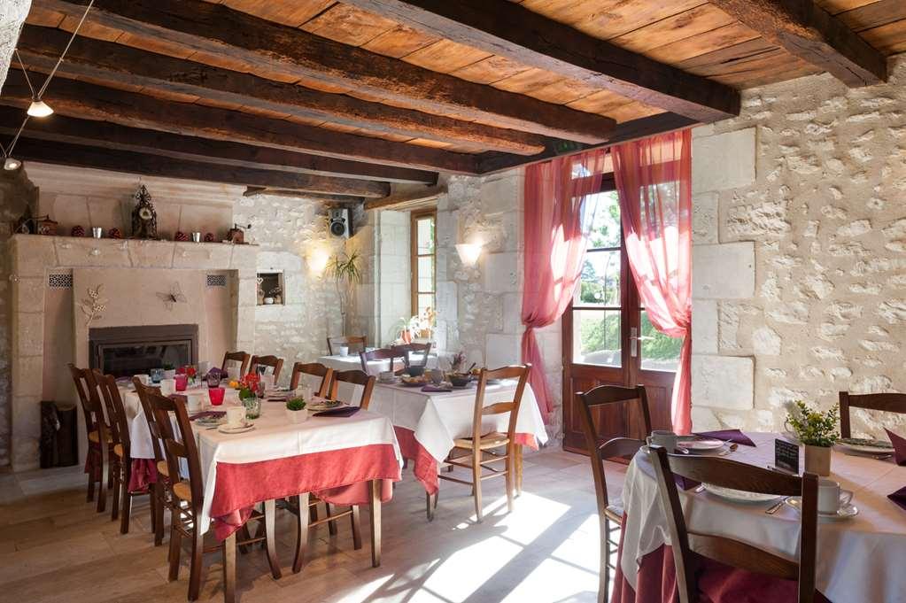 Le Pigeonnier Du Perron Hotel Availles-en-Chatellerault Servis gambar