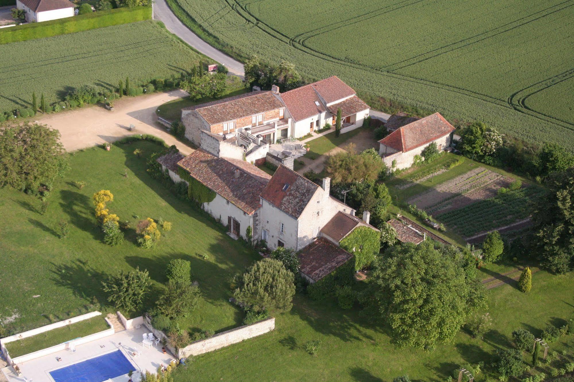 Le Pigeonnier Du Perron Hotel Availles-en-Chatellerault Luaran gambar